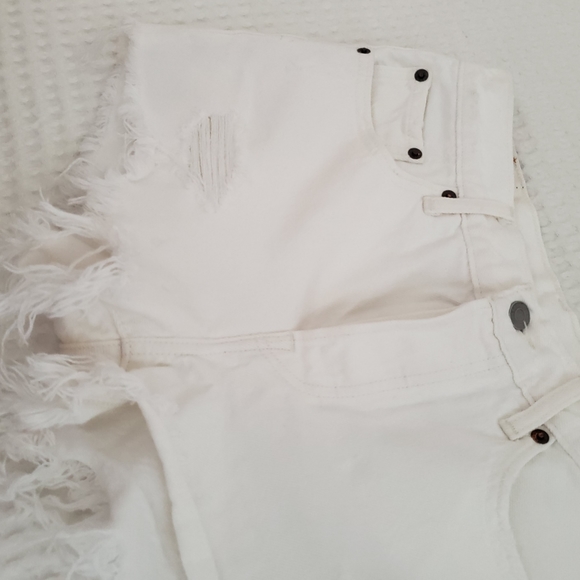 LEVI'S white denim 501 button fly distressed frayed mini shorts 27 - Picture 5 of 6